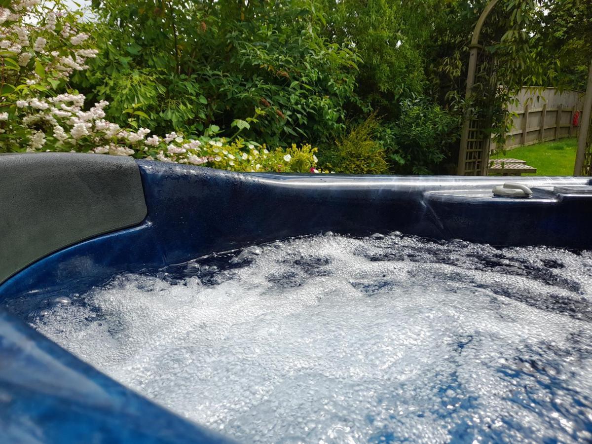 Orchard View Yurt & Hot Tub Somerset Weston-super-Mare Exterior foto